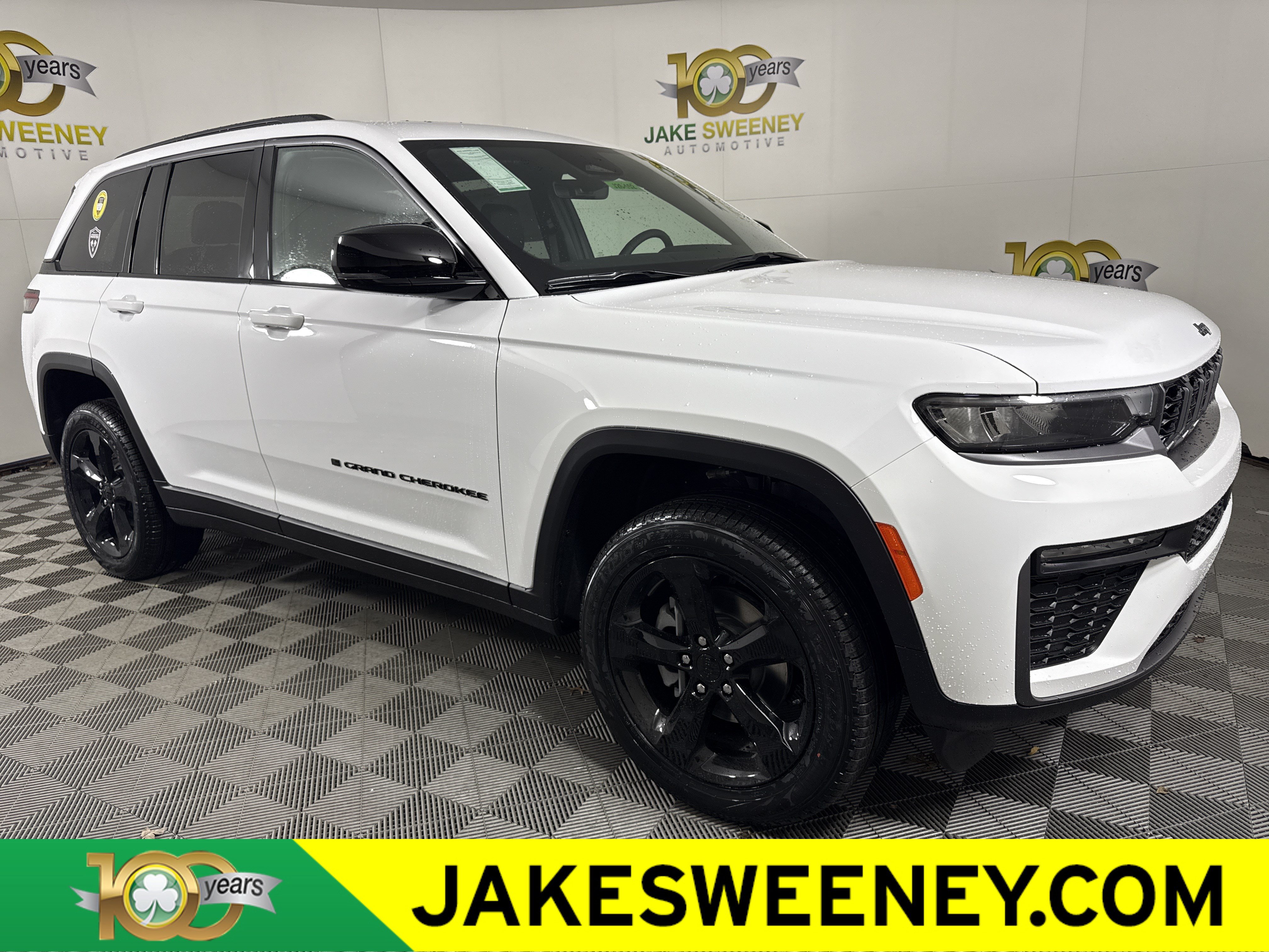 New 2026 Jeep Grand Cherokee Limited w/ Limited Altitude Package AWD/4WD image 1
