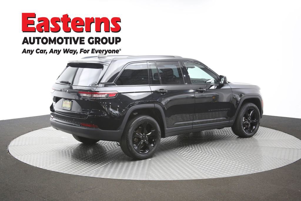 Used 2023 Jeep Grand Cherokee Limited w/ Black Appearance Package AWD/4WD image 43
