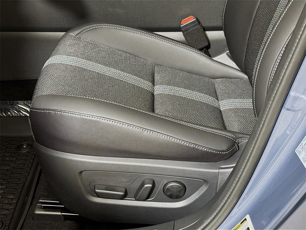 Certified 2025 MAZDA CX-50 AWD 2.5 S w/ Weather Package image 17