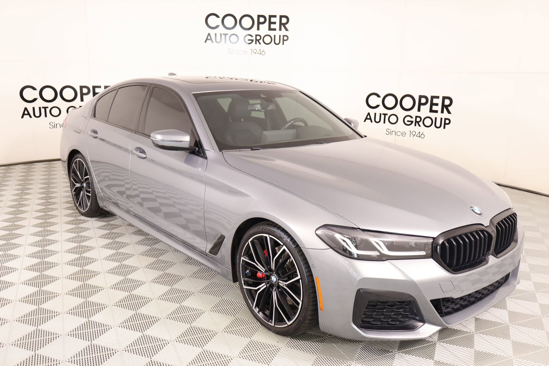 Used 2023 BMW 530i w/ M Sport Package RWD image 1