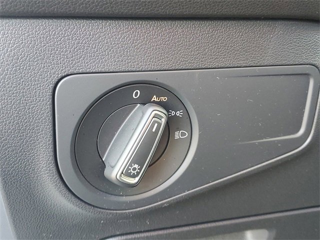 Certified 2024 Volkswagen Tiguan SE image 19