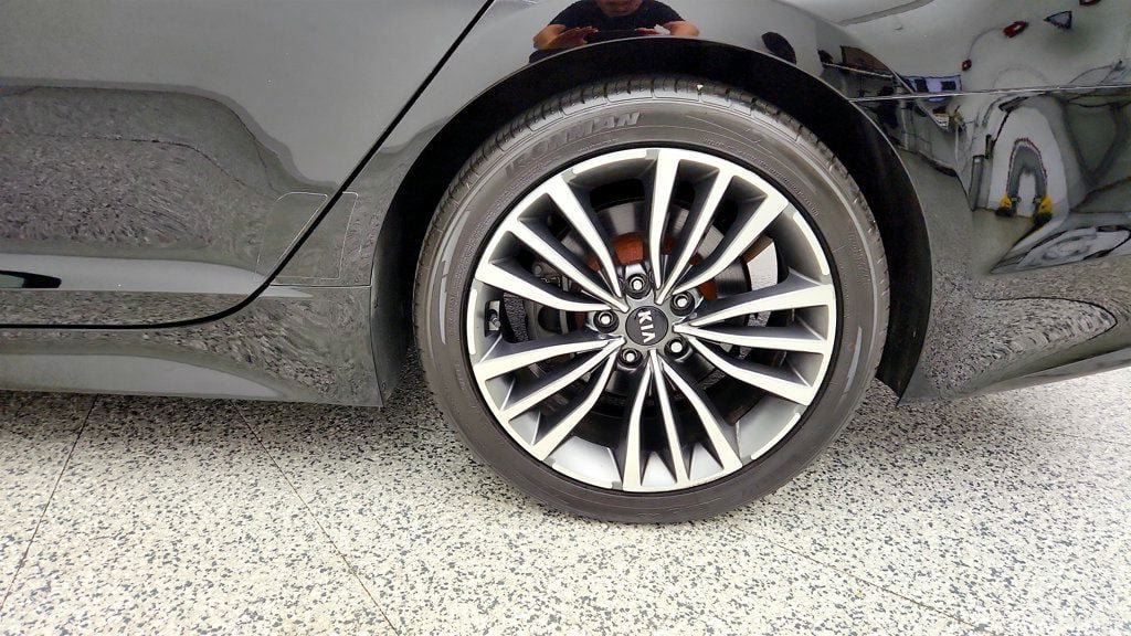 Used 2018 Kia Stinger Premium AWD/4WD image 9