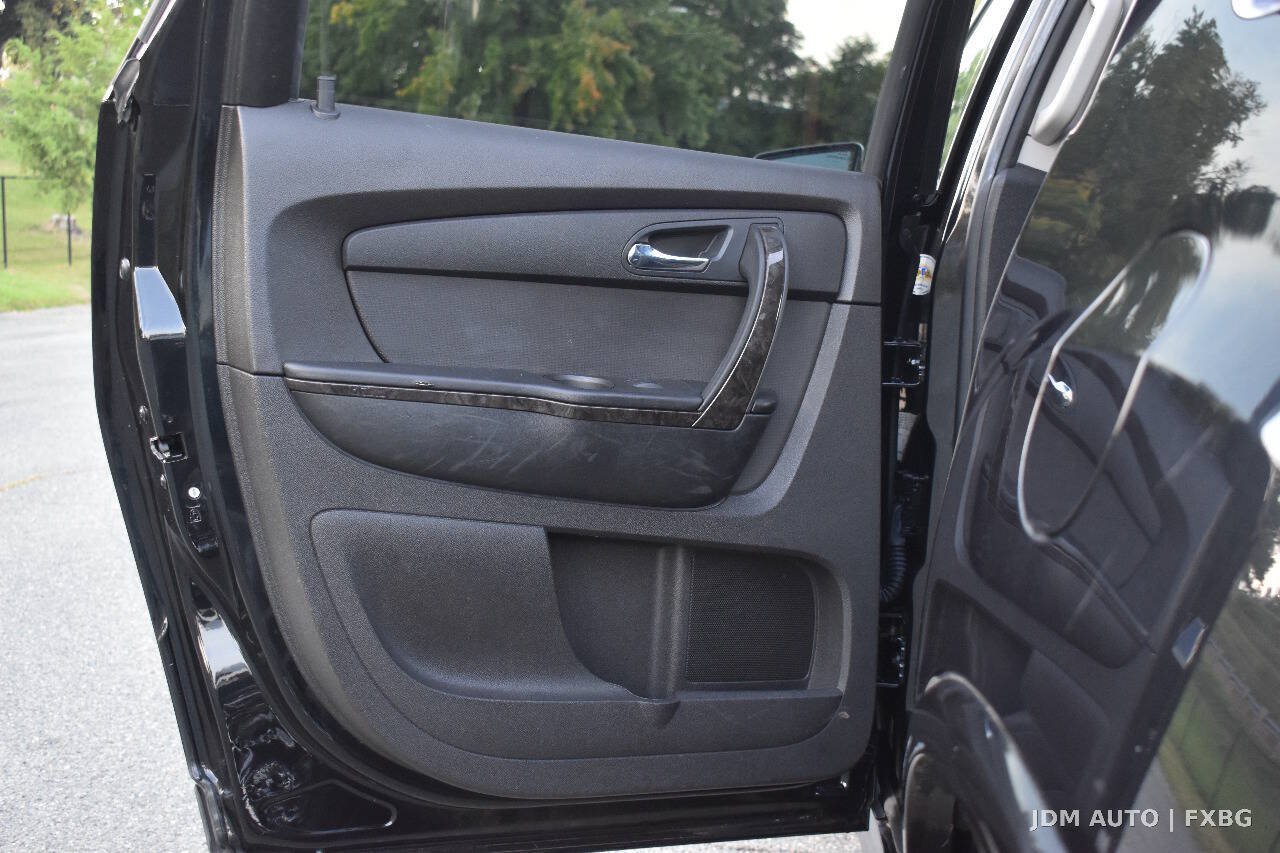 Used 2011 GMC Acadia Denali AWD/4WD image 10