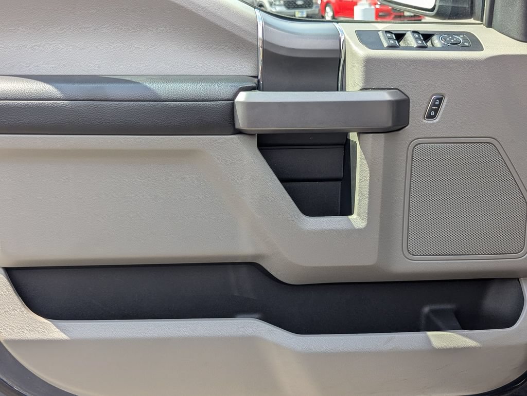 Used 2019 Ford F150 XLT w/ Equipment Group 302A Luxury AWD/4WD image 12