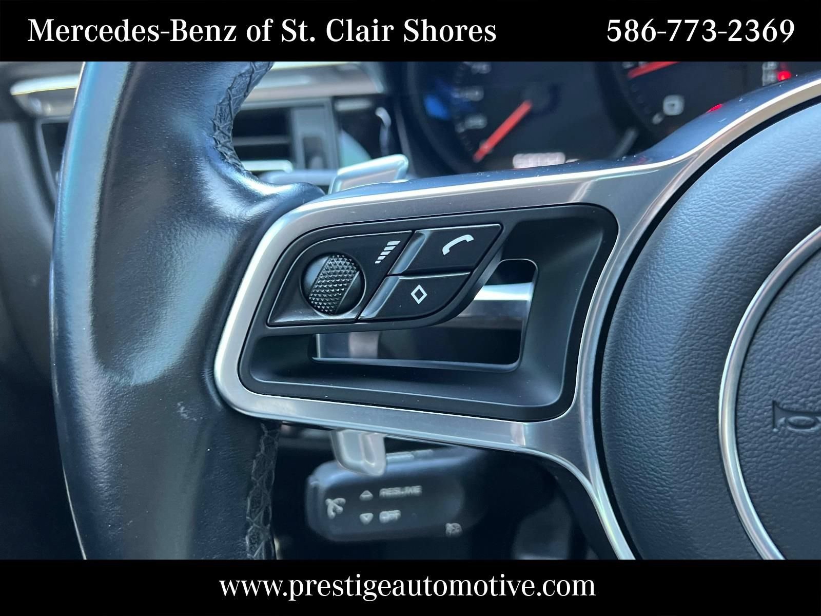 Used 2021 Porsche Macan w/ Premium Package AWD/4WD image 32