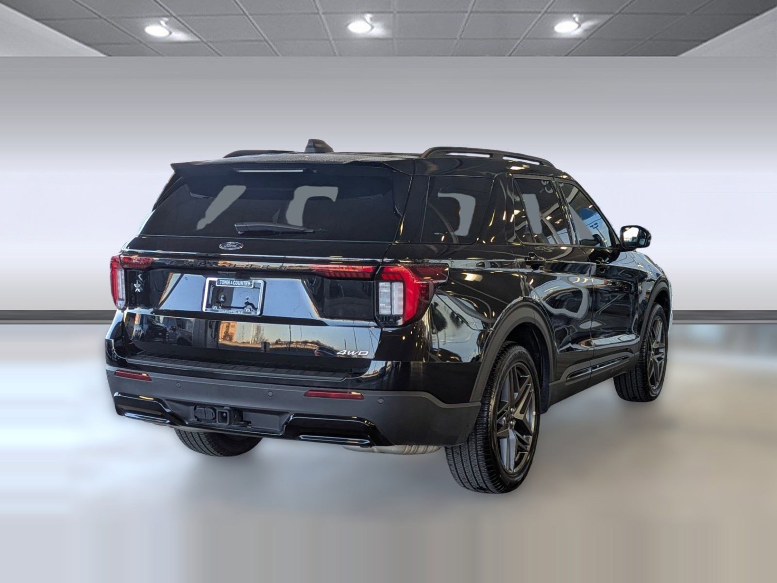 Certified 2025 Ford Explorer ST-Line w/ ST-Line Street Pack image 9