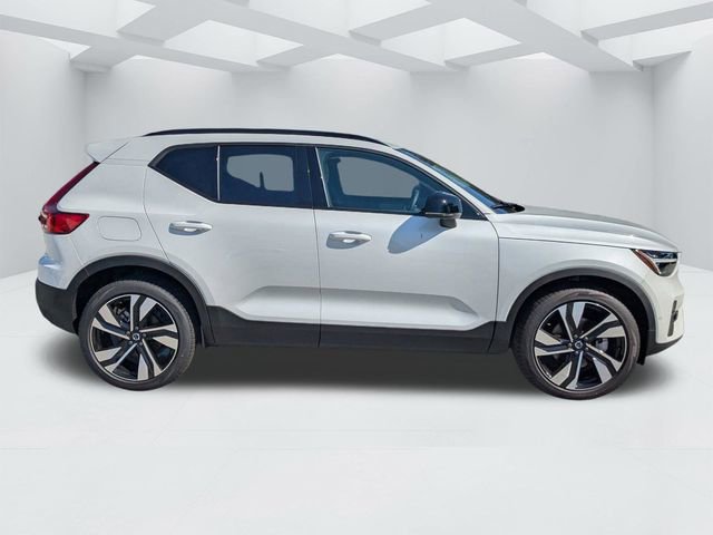 New 2026 Volvo XC40 B5 Ultra w/ Climate Package AWD/4WD image 3