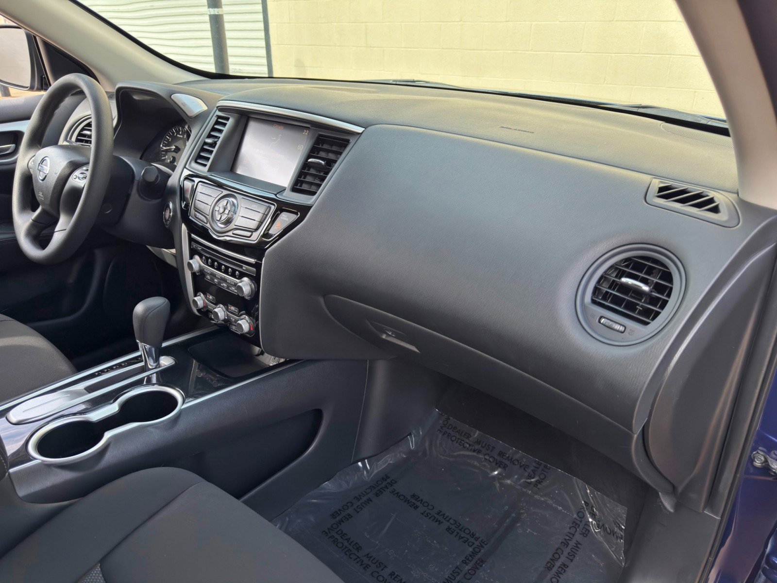 Used 2020 Nissan Pathfinder S FWD image 13