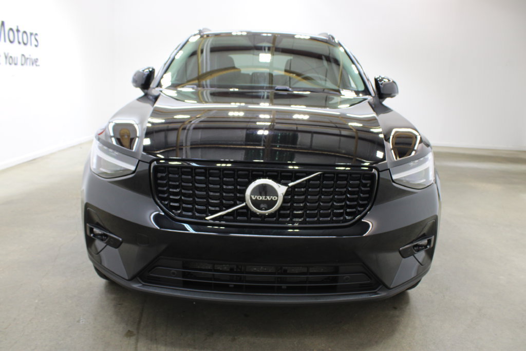Certified 2026 Volvo XC40 B5 Plus AWD/4WD image 7