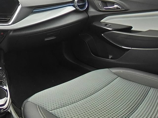 Used 2025 Chevrolet Trax LT w/ LT Convenience Package FWD image 24