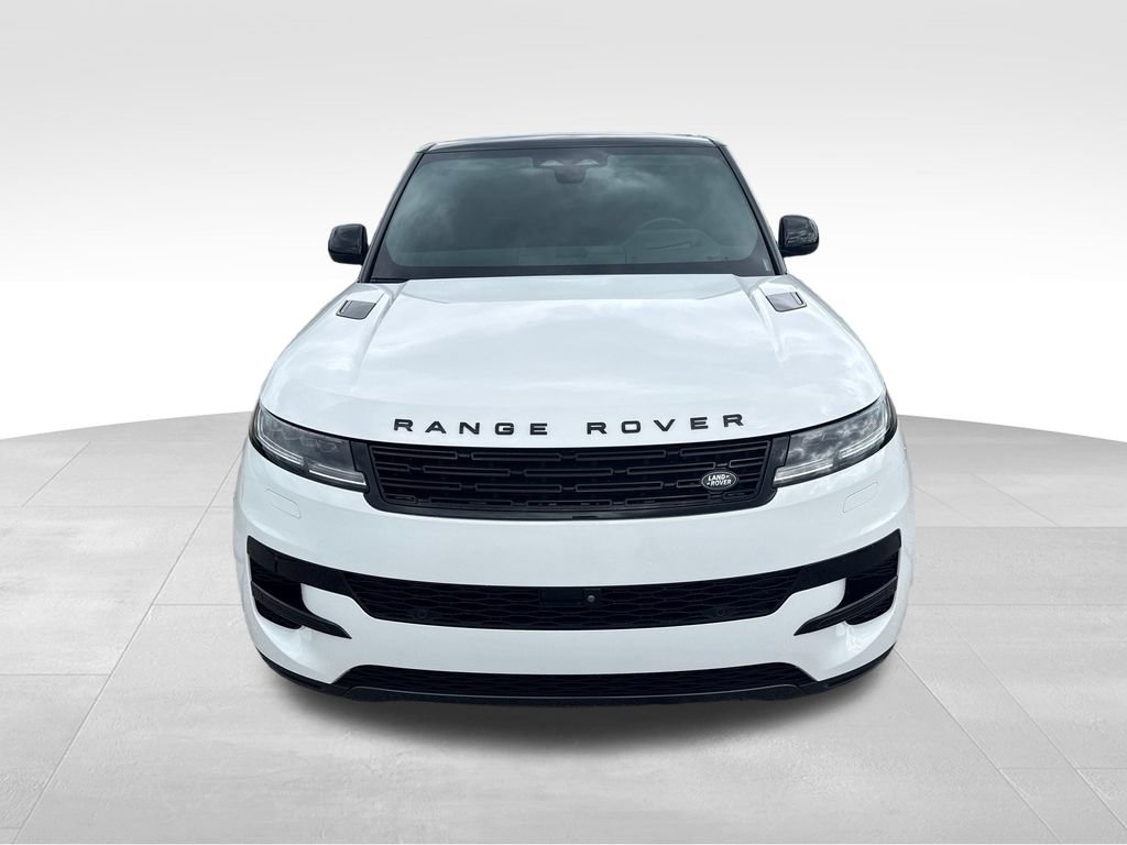 Used 2024 Land Rover Range Rover Sport SE AWD/4WD image 4