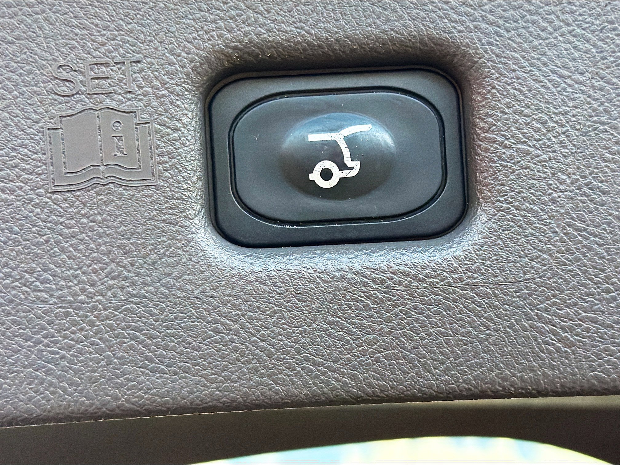 Used 2021 Lincoln Nautilus FWD image 13