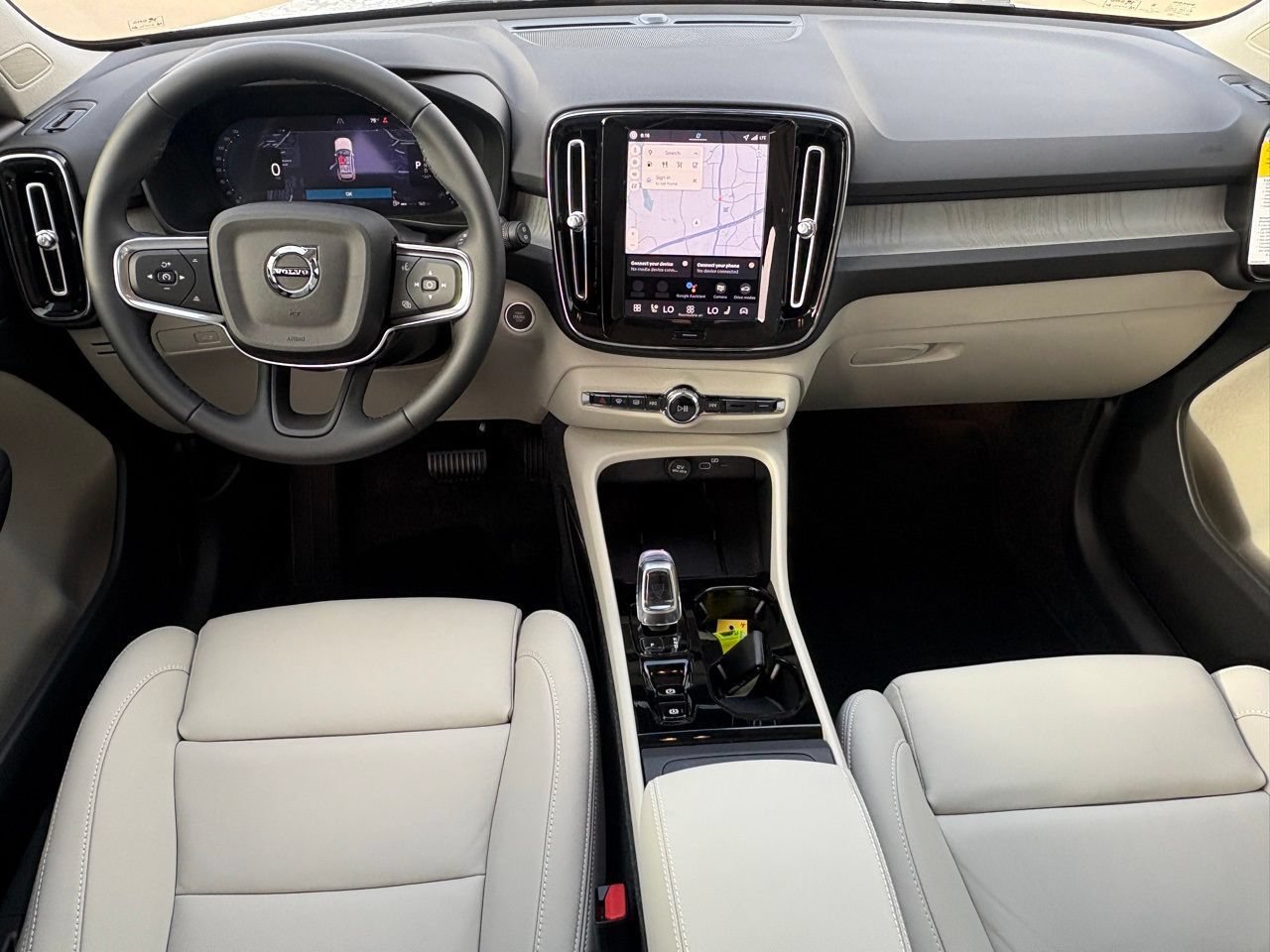 New 2026 Volvo XC40 B5 Plus w/ Protection Package Premier AWD/4WD image 9