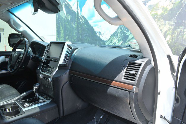 Used 2018 Toyota Land Cruiser AWD/4WD image 25