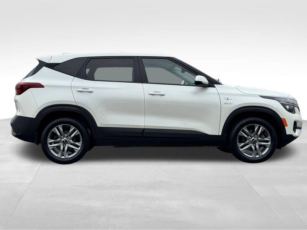 Used 2023 Kia Seltos LX AWD/4WD image 8
