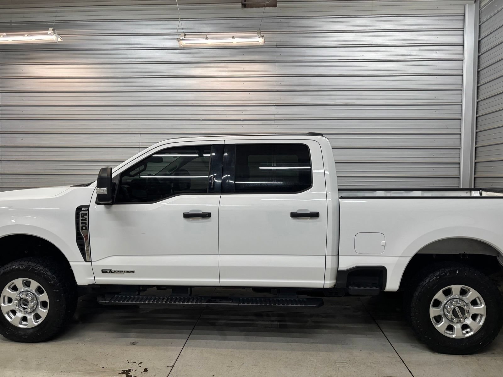 Used 2023 Ford F250 XLT w/ FX4 Off-Road Package AWD/4WD image 9