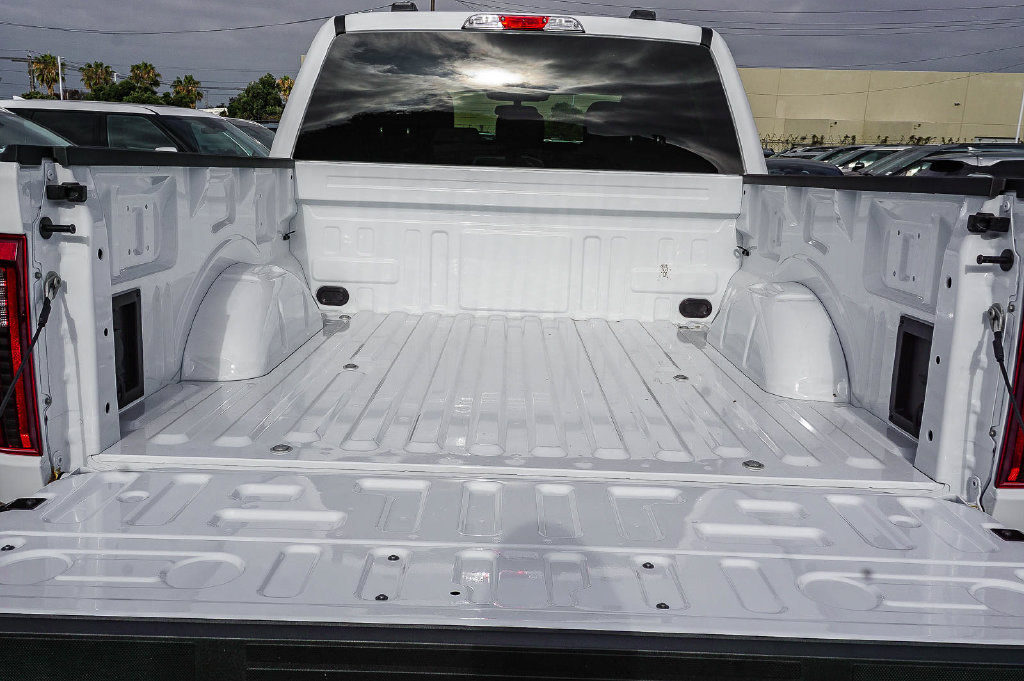 New 2026 Ford F150 XLT w/ XLT Black Appearance Package AWD/4WD image 24