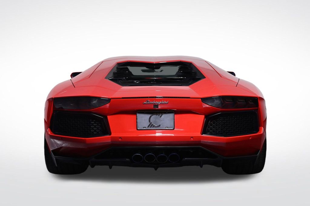Used 2015 Lamborghini Aventador LP 700-4 AWD/4WD image 4