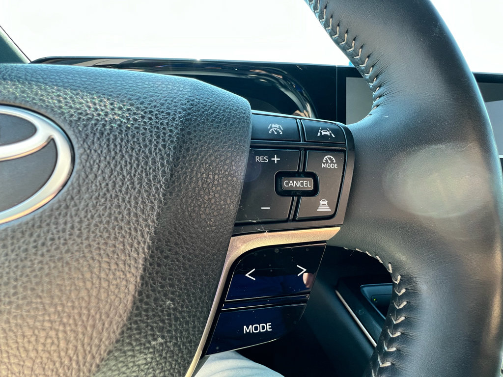 Used 2025 Toyota Crown XLE image 34