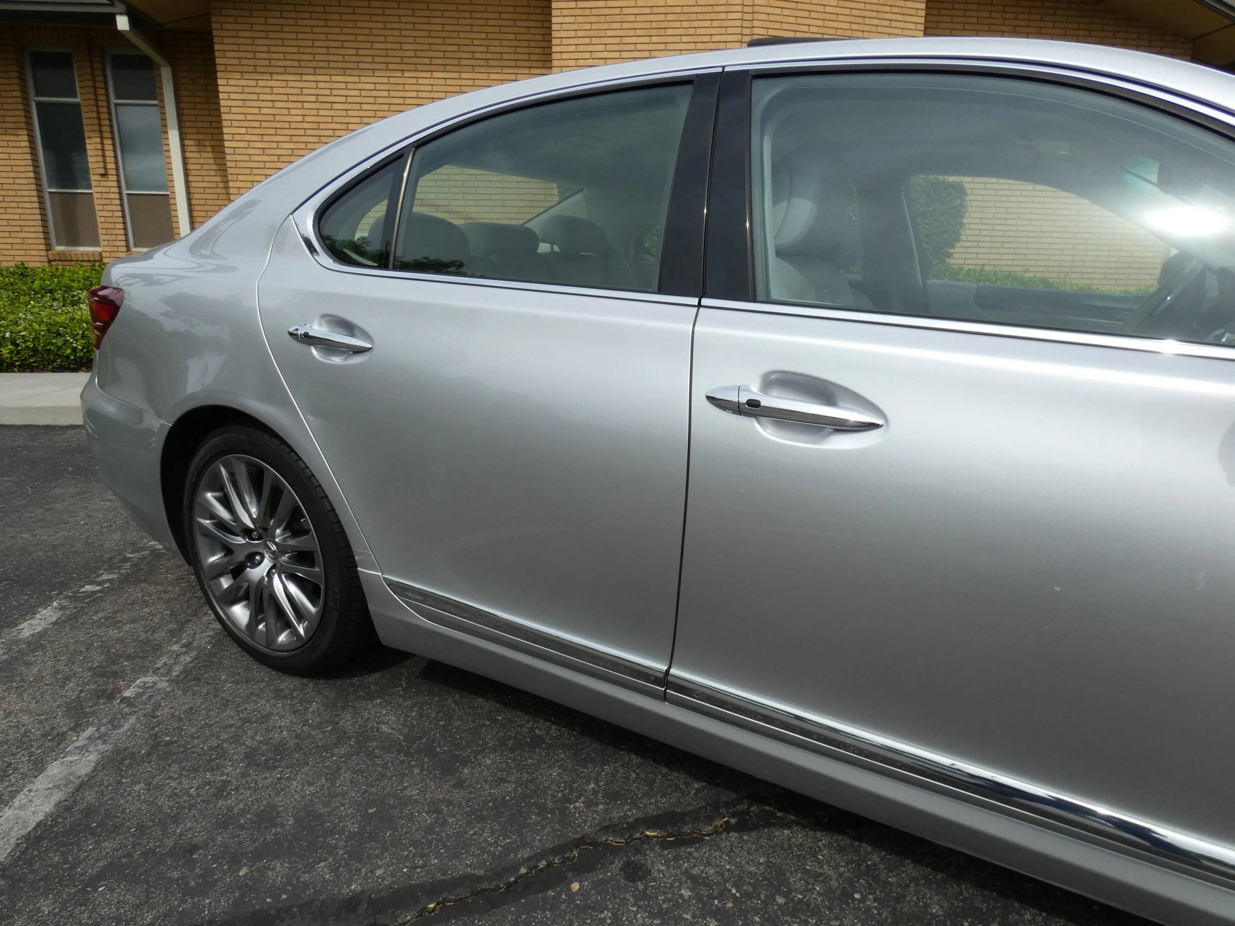 Used 2016 Lexus LS 460 w/ Comfort Package image 17