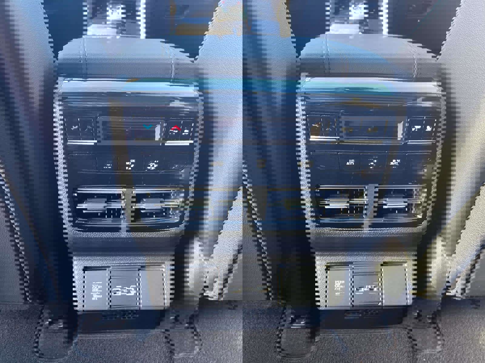 Used 2023 Acura MDX SH-AWD image 15