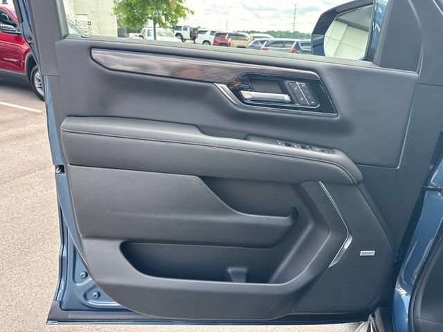 New 2026 GMC Yukon XL Elevation w/ Elevation Premium Package AWD/4WD image 11
