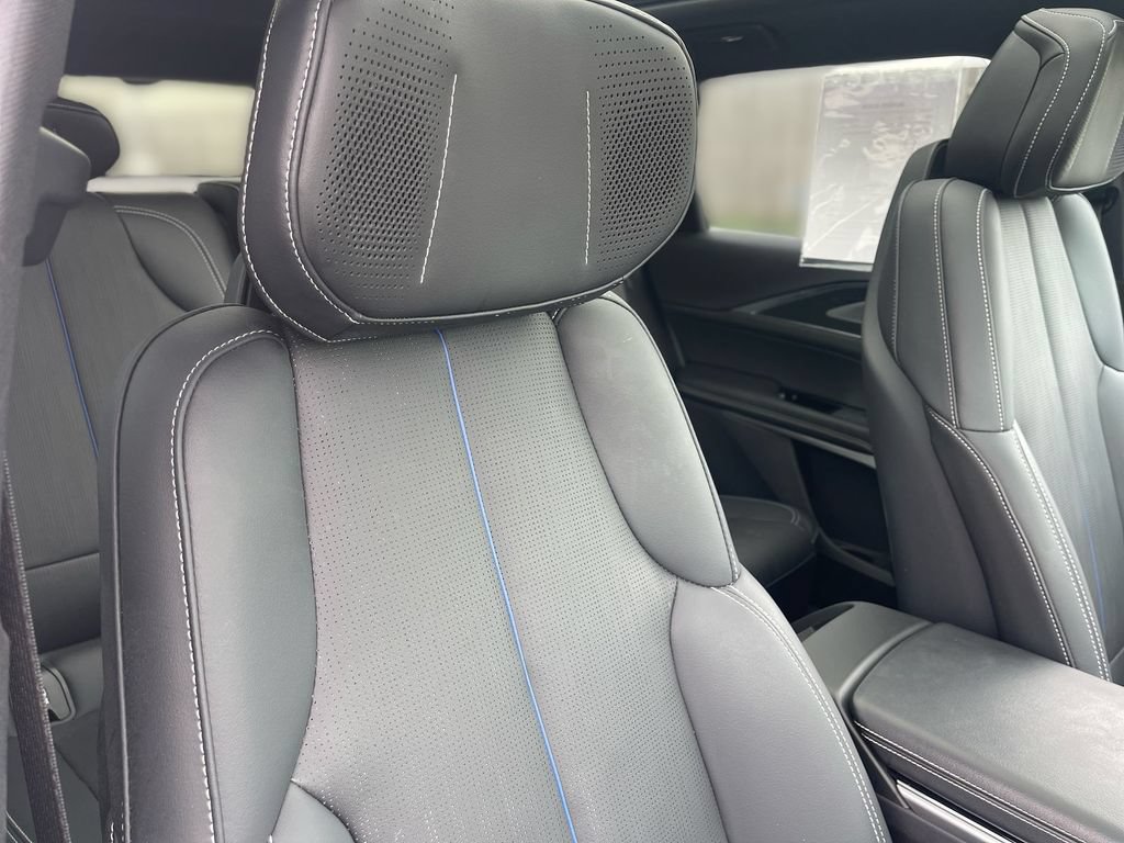 Certified 2024 Cadillac Lyriq Sport w/ LPO, Floor Liner Package AWD/4WD image 28