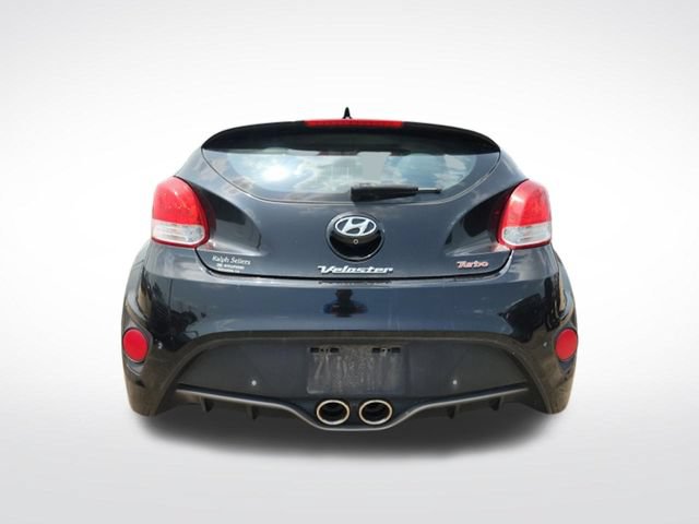 Used 2015 Hyundai Veloster Turbo w/ Option Group 04 FWD image 7