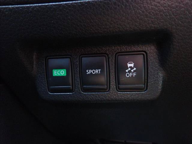 Used 2016 Nissan Sentra SR w/ SR Premium Package FWD image 15