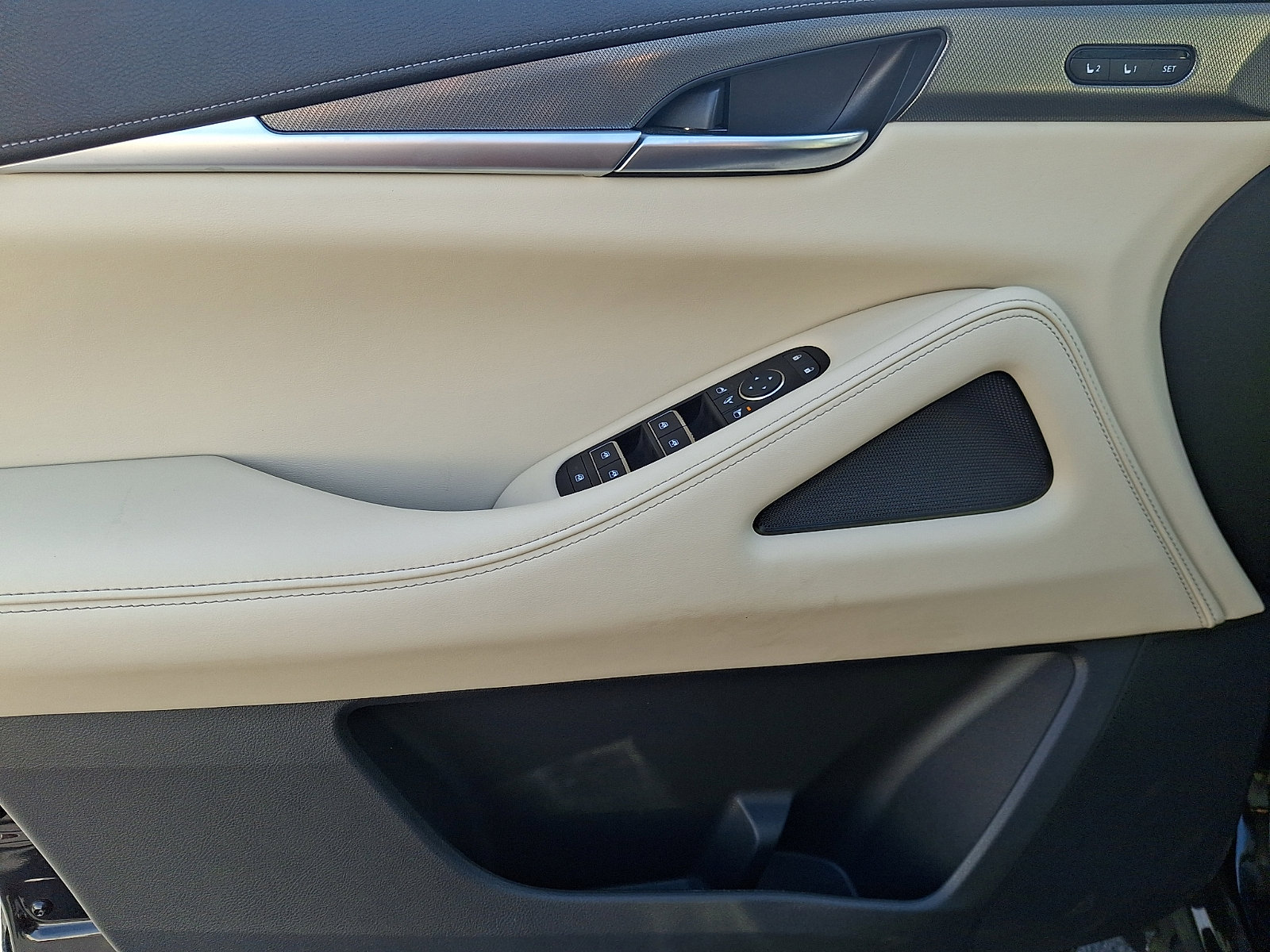 Certified 2023 INFINITI QX60 Luxe w/ Cargo Package image 11