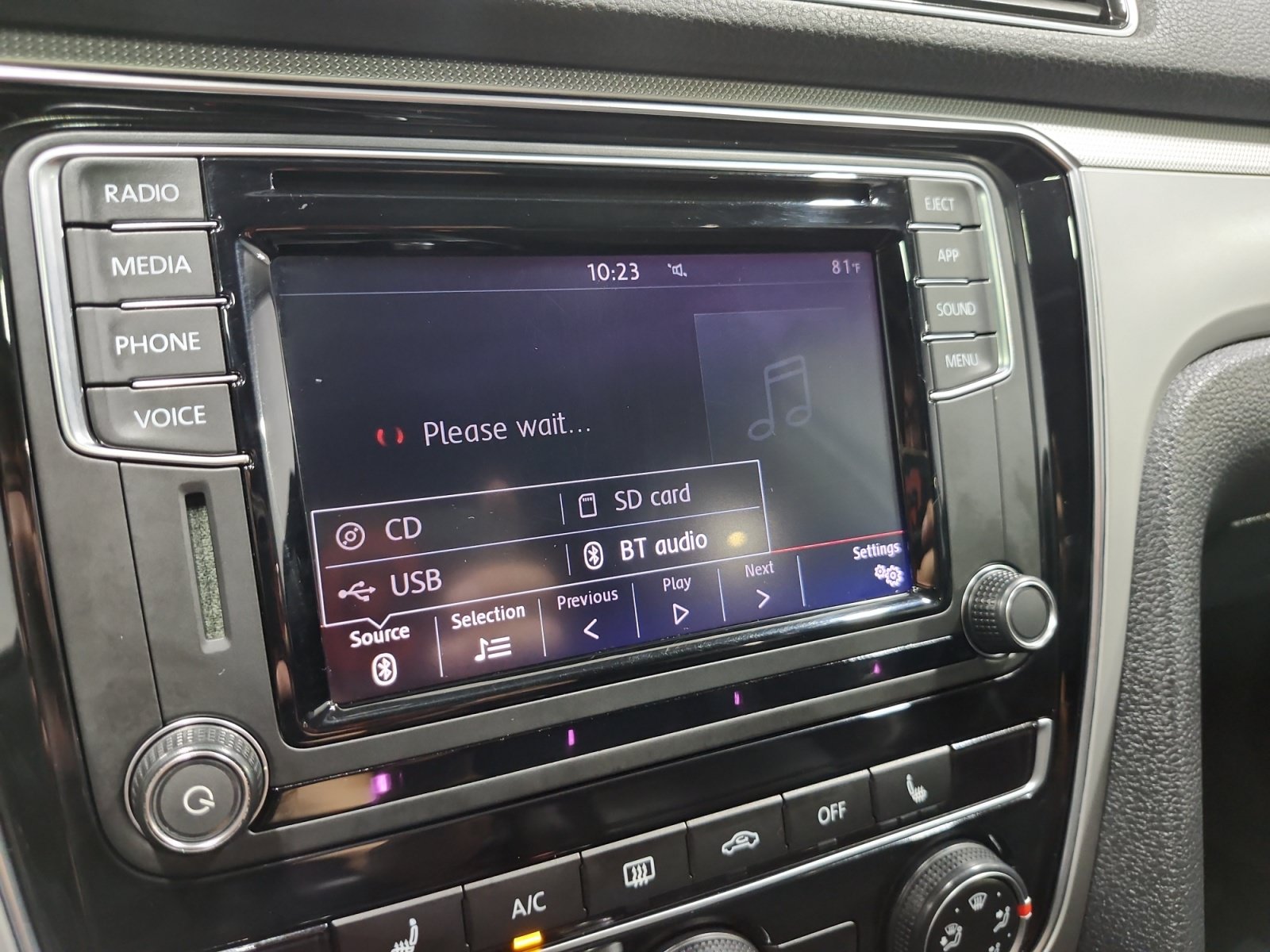 Used 2019 Volkswagen Passat 2.0T Wolfsburg w/ Wheels & Sunroof Package FWD image 19