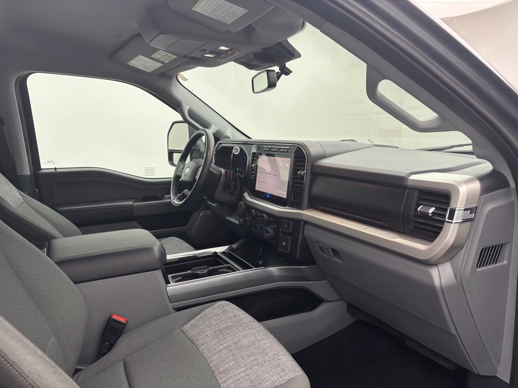 Used 2023 Ford F250 XLT w/ XLT Premium Package AWD/4WD image 31