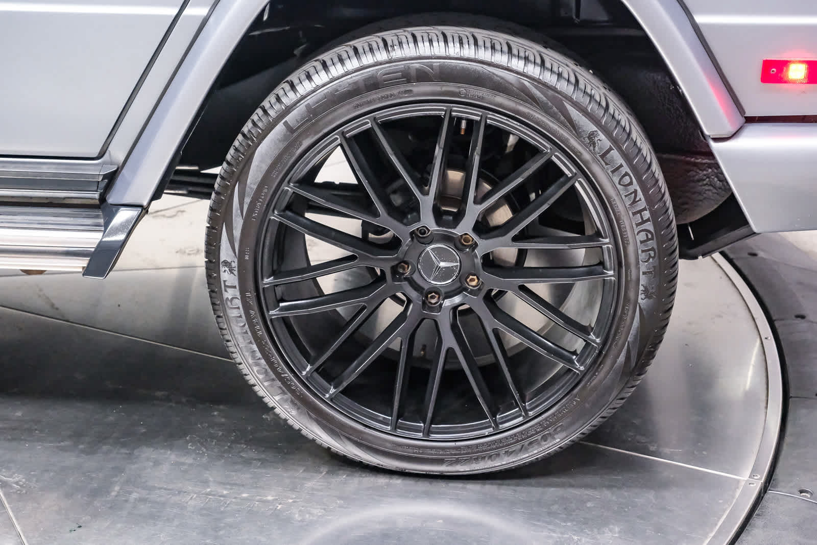 Used 2015 Mercedes-Benz G 550 image 9