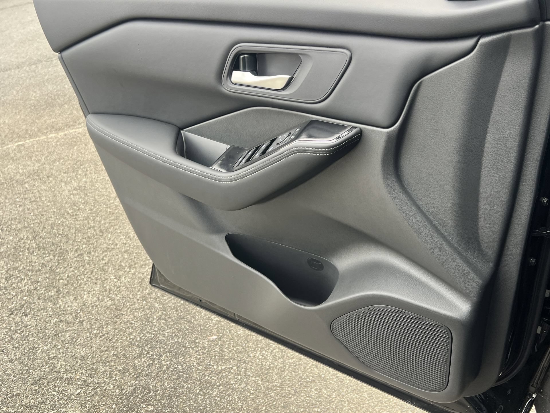 New 2026 Nissan Rogue SV FWD image 13