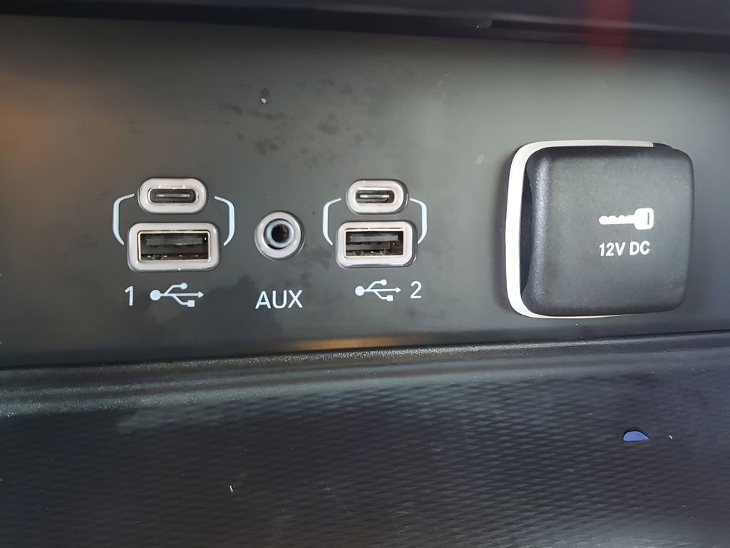 Used 2025 Jeep Grand Cherokee L Laredo image 31