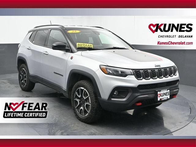 Used 2025 Jeep Compass Trailhawk AWD/4WD image 1