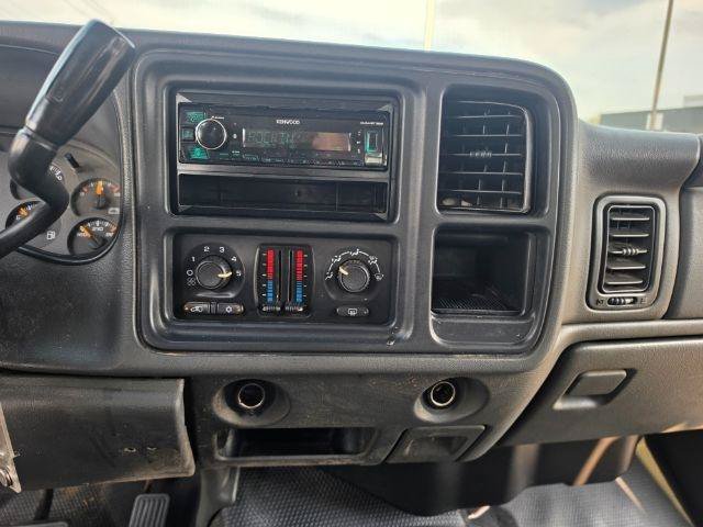 Used 2004 Chevrolet Silverado 2500 LS w/ Heavy-Duty Power Package AWD/4WD image 15