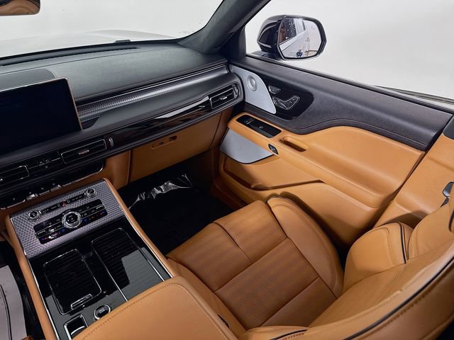 Used 2023 Lincoln Aviator Black Label w/ Dynamic Handling Package image 25
