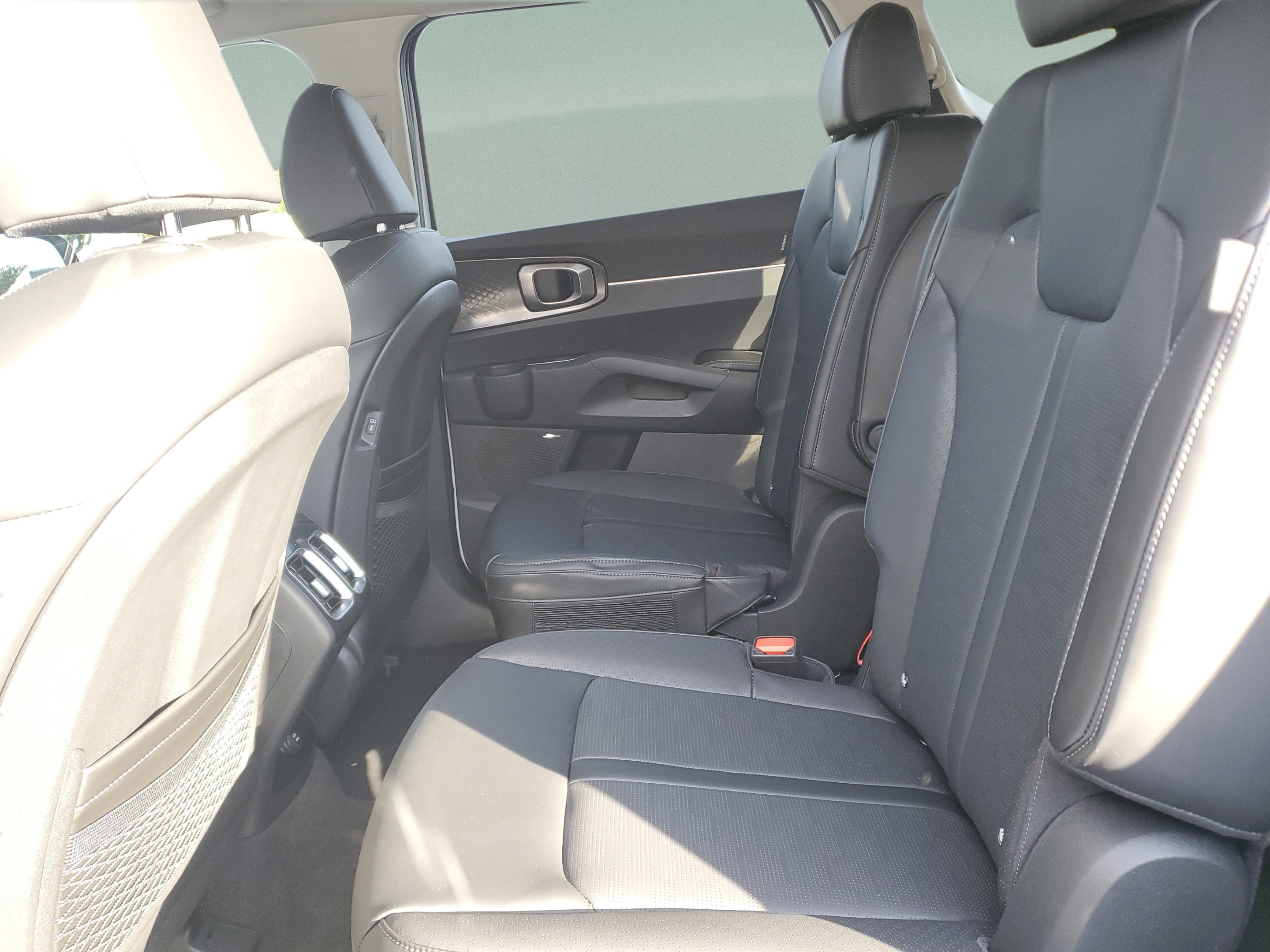 New 2026 Kia Sorento EX w/ EX Premium Package FWD image 8