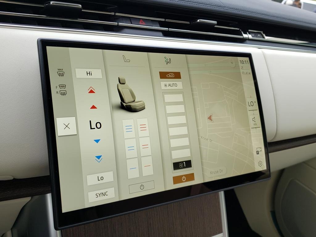 New 2025 Land Rover Range Rover Long Wheelbase SE image 24
