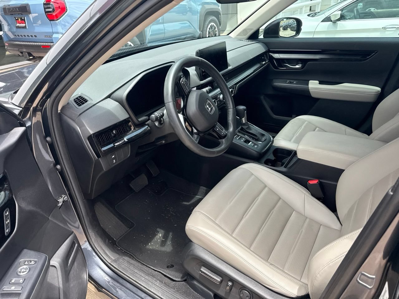 Used 2024 Honda CR-V EX-L image 6