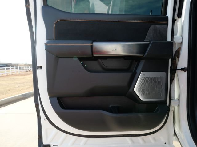 Used 2023 Ford F250 Platinum w/ FX4 Off-Road Package AWD/4WD image 13