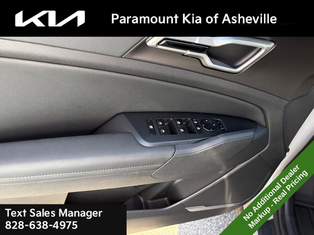 New 2026 Kia Sportage EX image 25