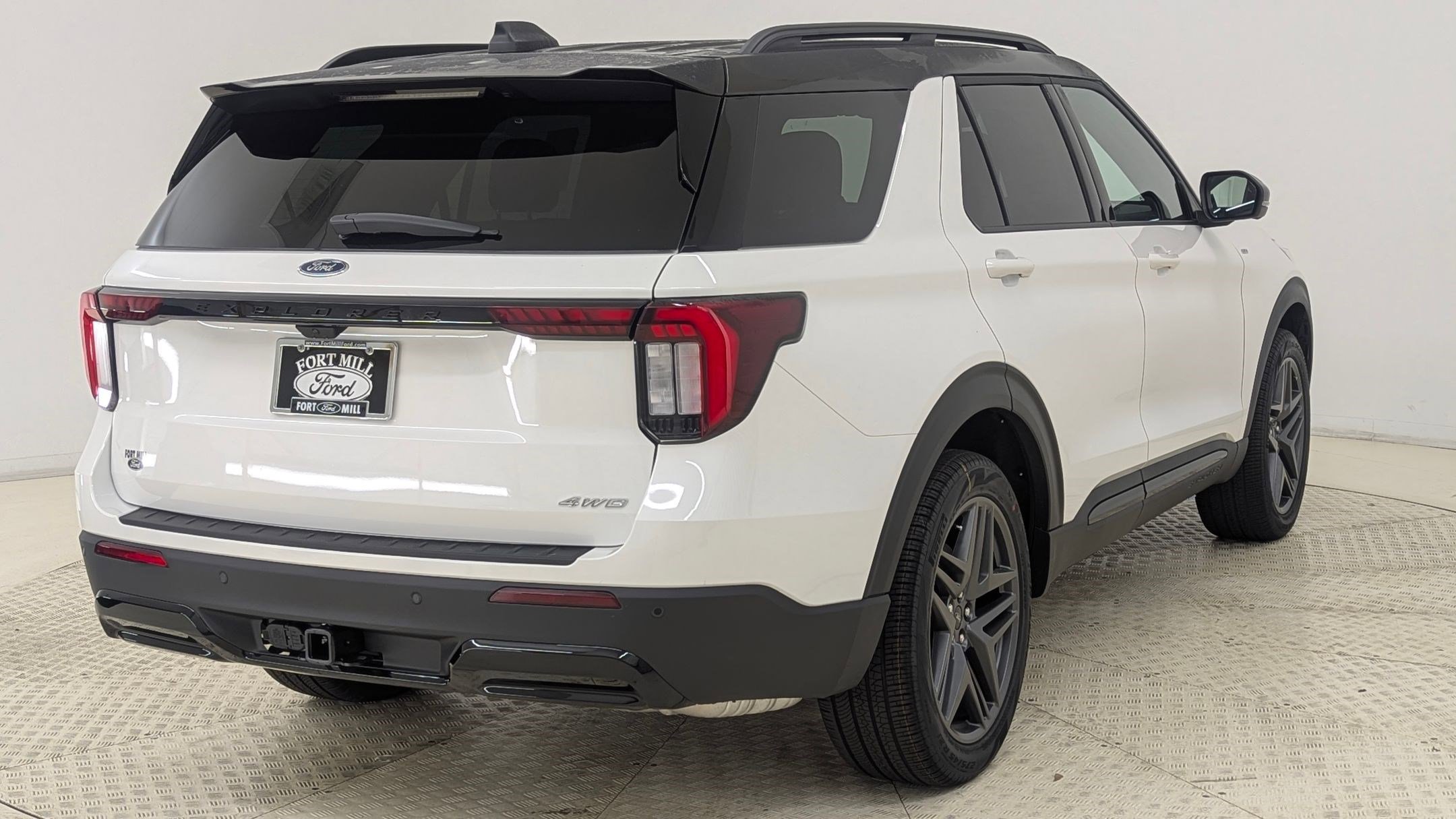 New 2026 Ford Explorer ST-Line w/ ST-Line Street Pack image 9