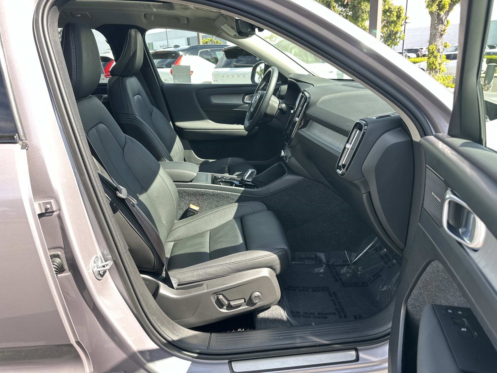 Certified 2026 Volvo XC40 B5 Ultra w/ Climate Package AWD/4WD image 25