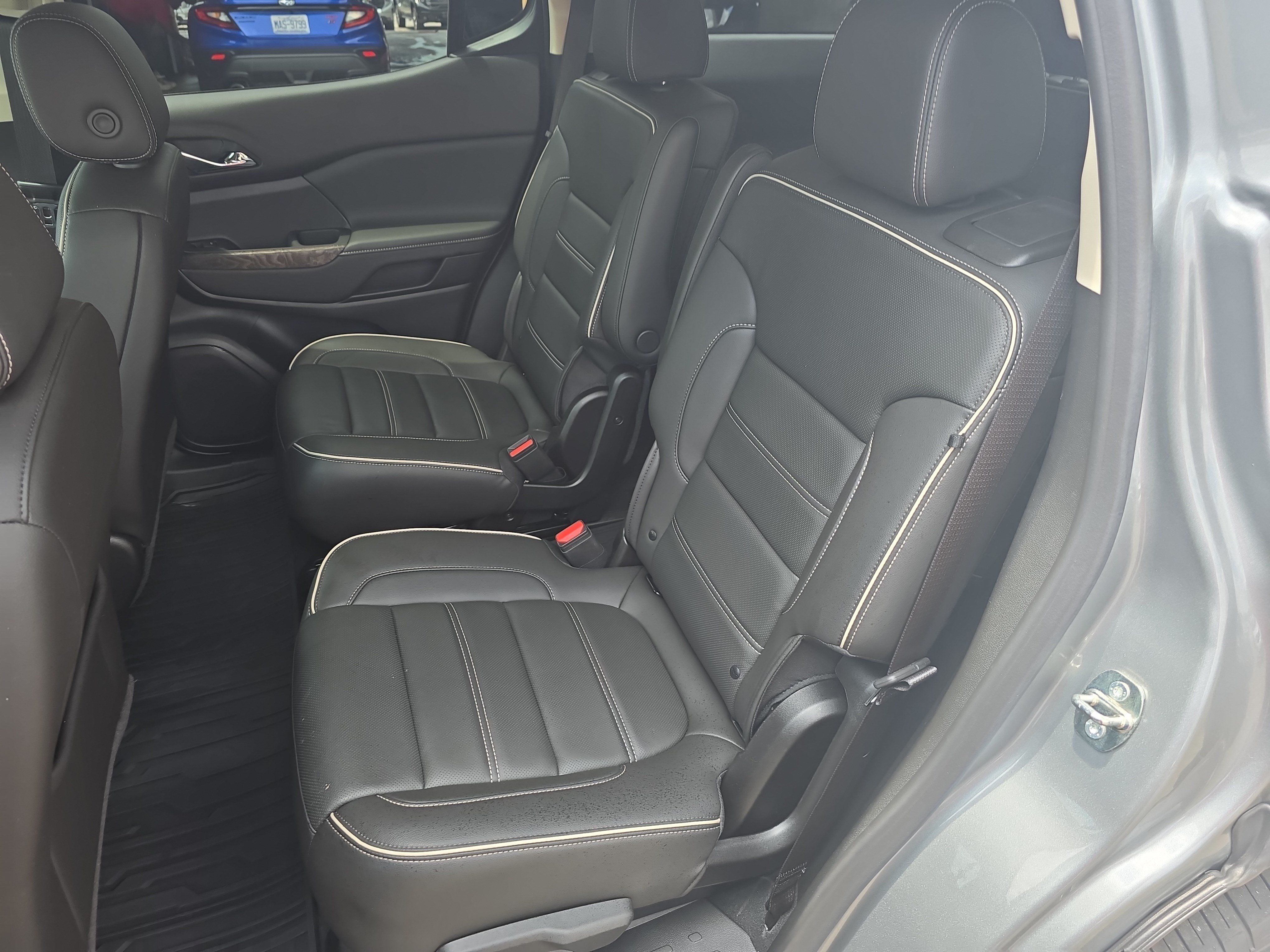 Used 2023 GMC Acadia Denali w/ Denali Ultimate Package FWD image 15