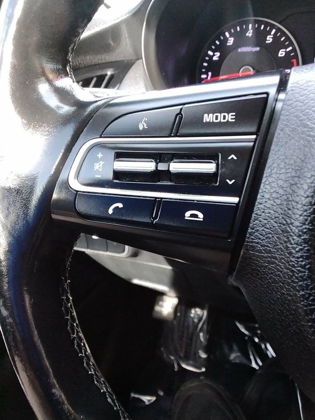 Used 2019 Kia Stinger AWD/4WD image 15