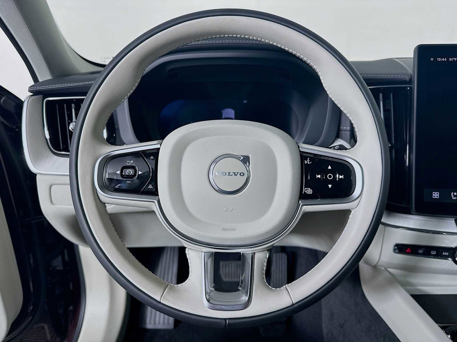 New 2026 Volvo XC60 B5 Ultra w/ Climate Package PRO AWD/4WD image 11