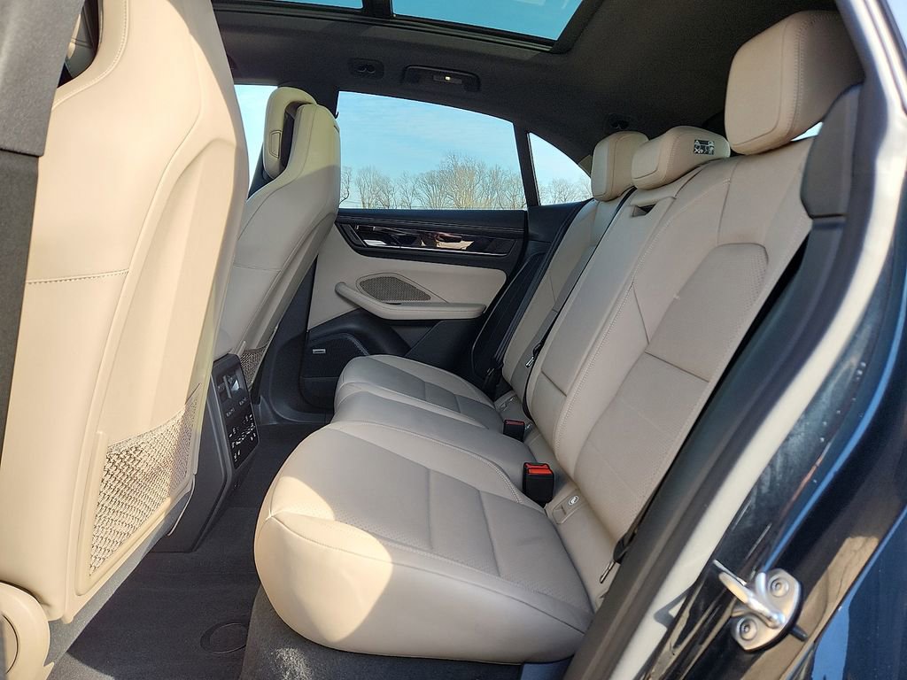 Certified 2025 Porsche Macan 4S Electric image 10