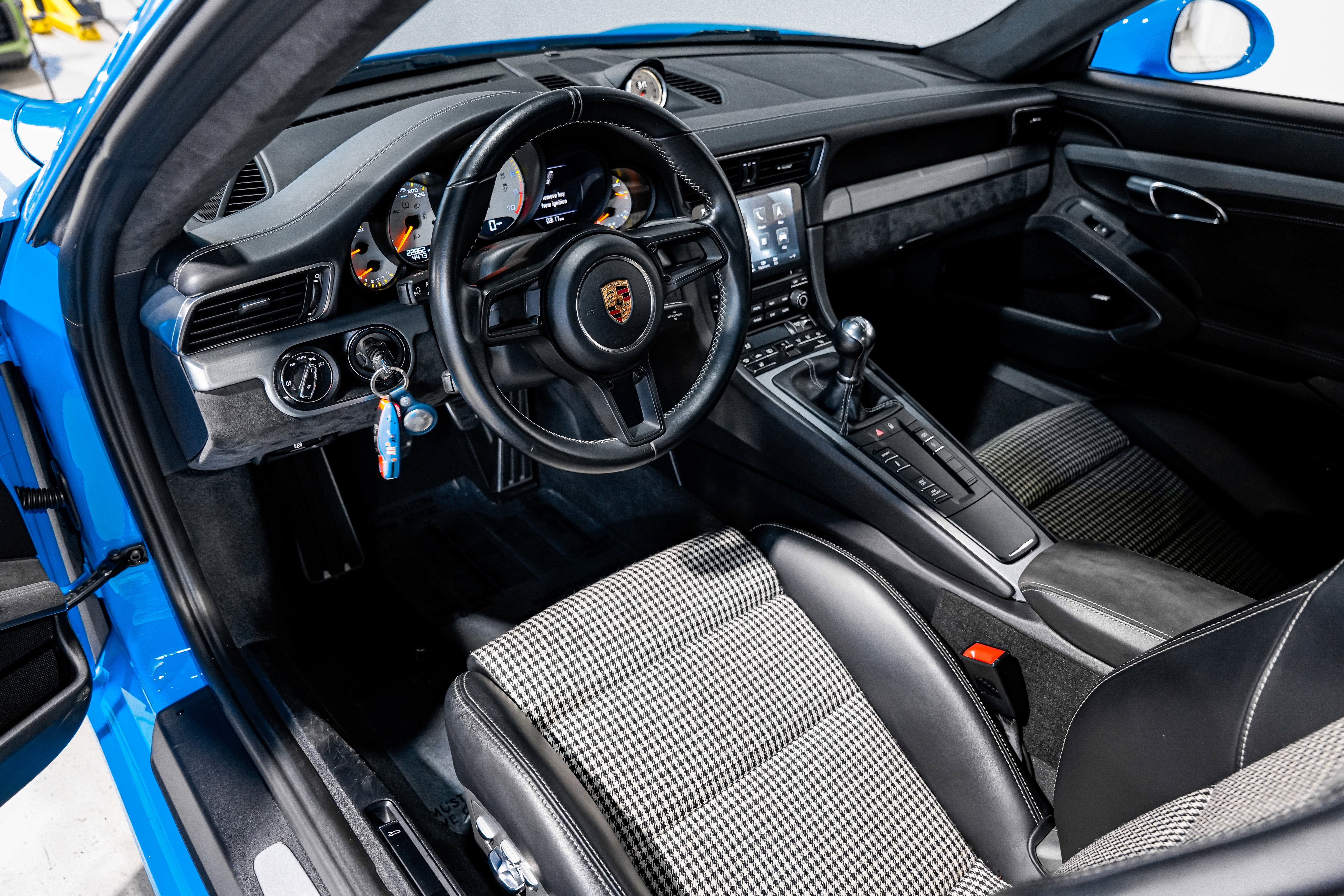 Used 2018 Porsche 911 GT3 image 9